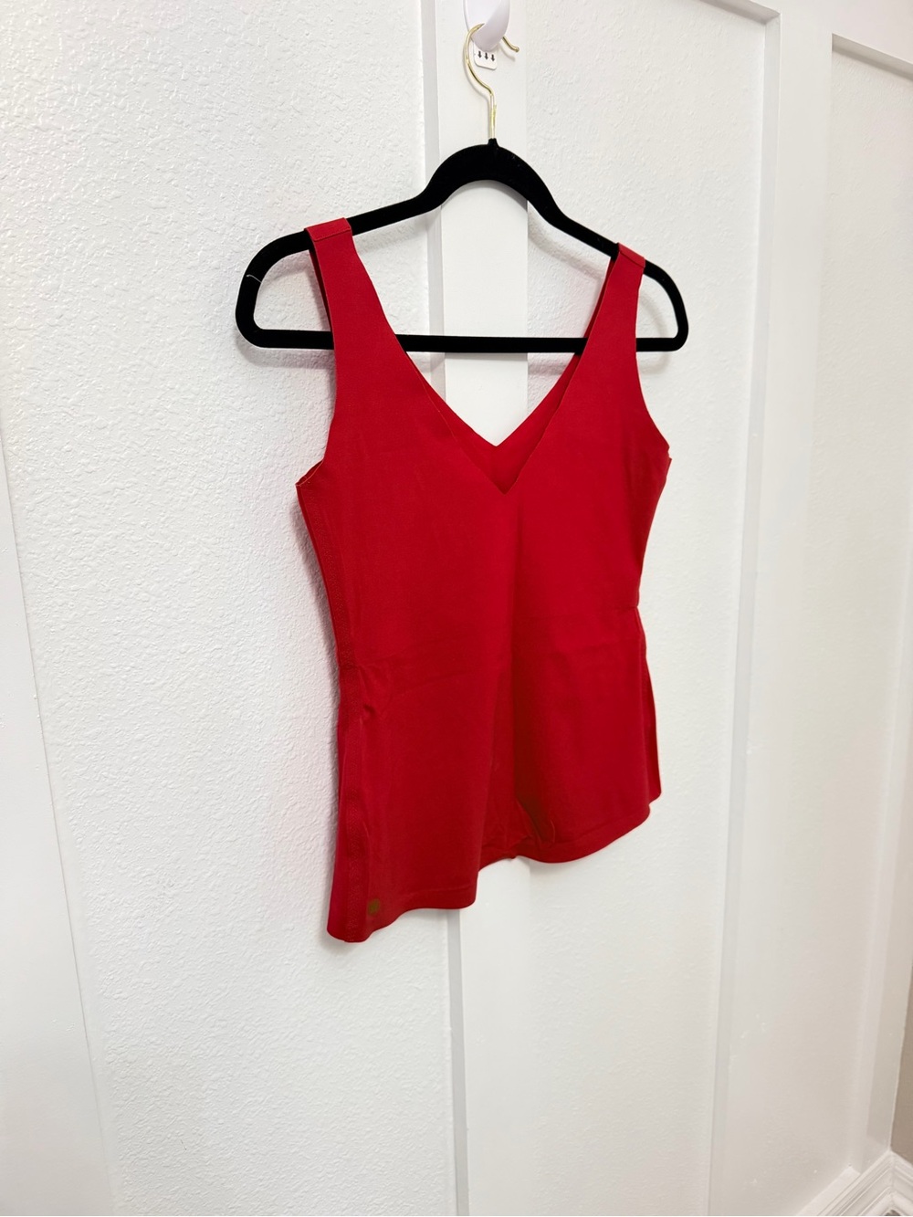 Honeylove Red Sculpting Camisole with Support - Picture 9 of 12